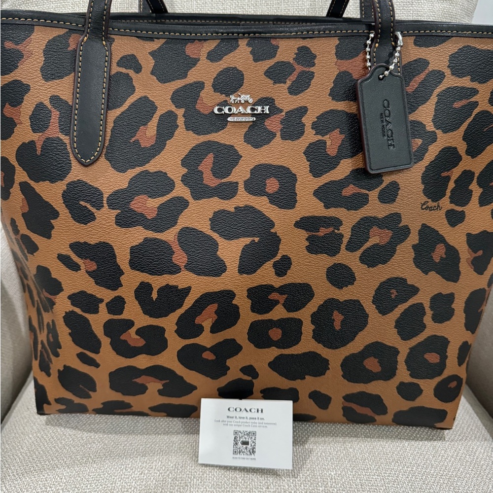 *BRAND NEW*Coach City Tote